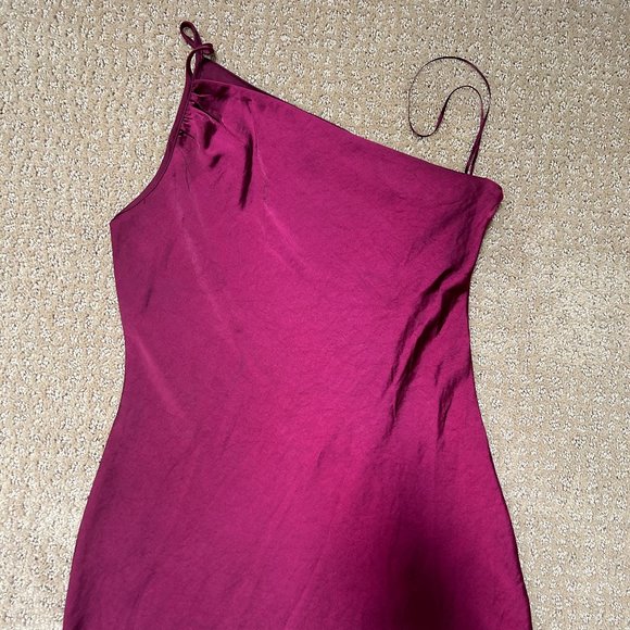 Beautiful Maroon Wintery Silk Mini Dress - Picture 1 of 3